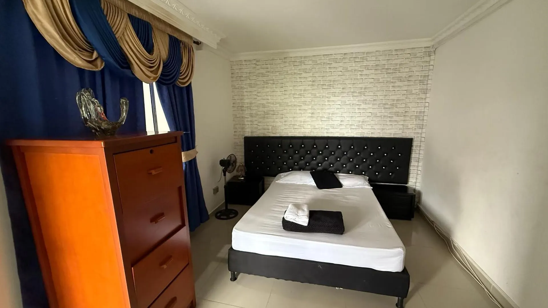 Hermosa Casa Muy Amplia En Excelente Sector Medellin Colombia